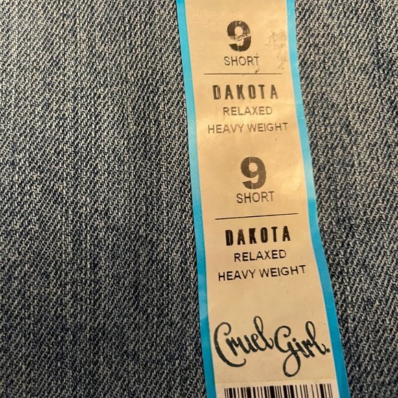 Cruel Girl Short Dakota Relaxed Heavyweight Jeans - Picture 12 of 12